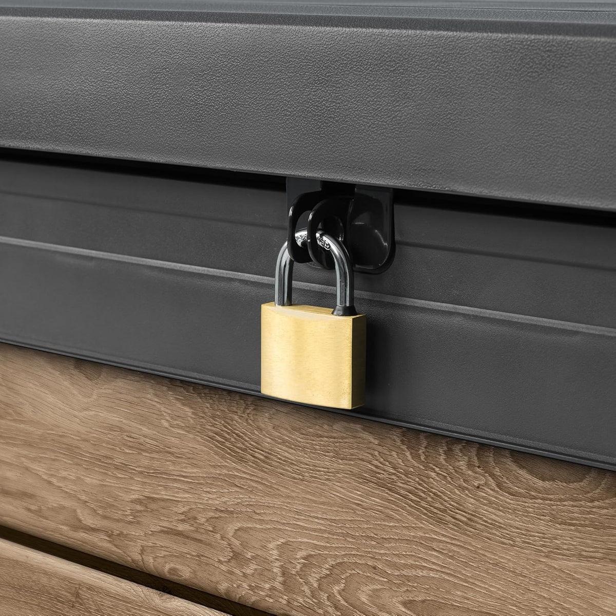 Keter Signature 757L Outdoor Storage Box – Ashwood Brown | DecoCoat Wood-Effect Finish | Weatherproof, Lockable & Hydraulic Lid | Durable Double-Wall Resin for Garden Cushions, Tools & More